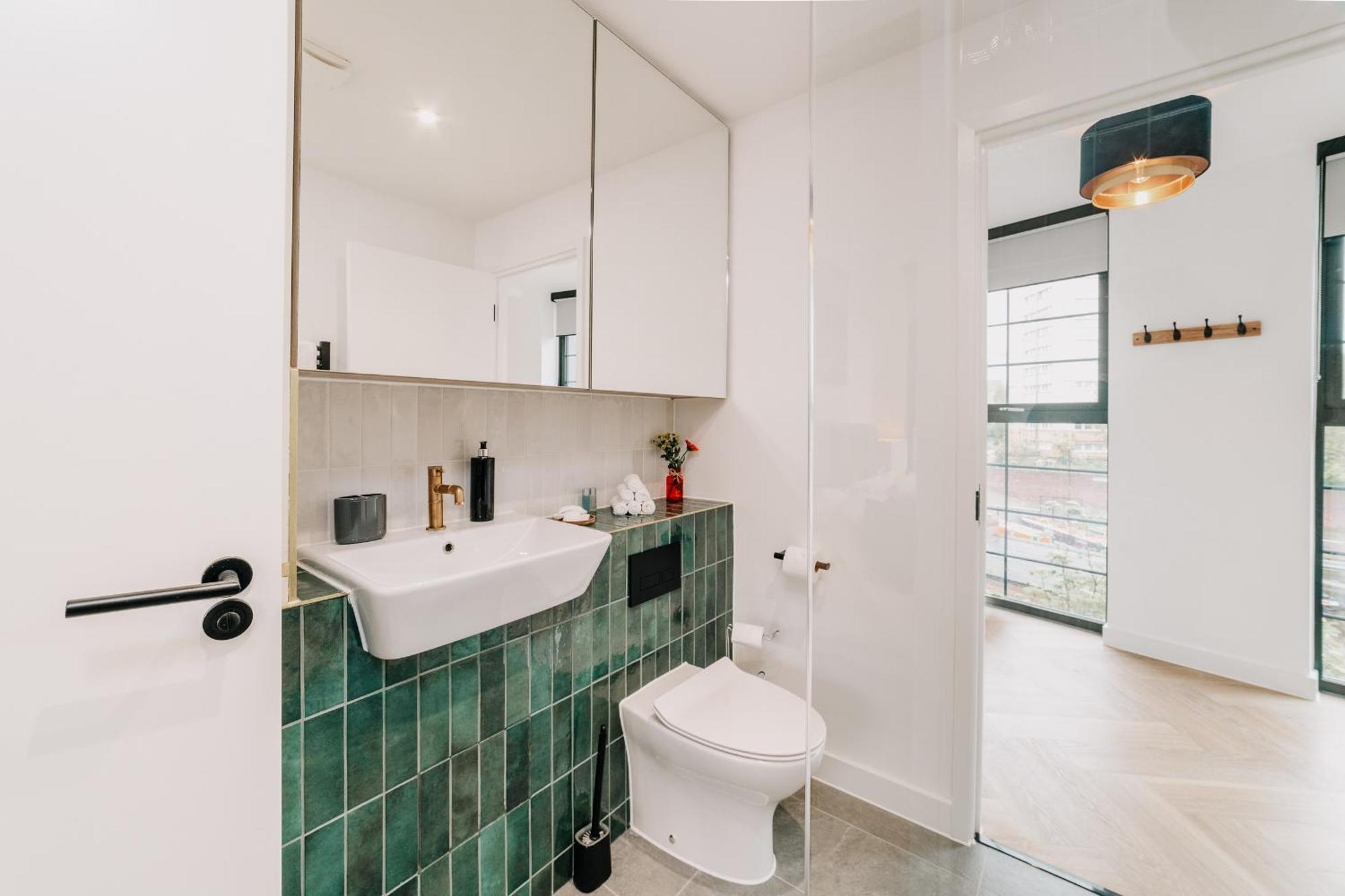 Luxury City & Canal View Stylish Pad, Family, Contractors, Fast Wifi Birmingham Bagian luar foto