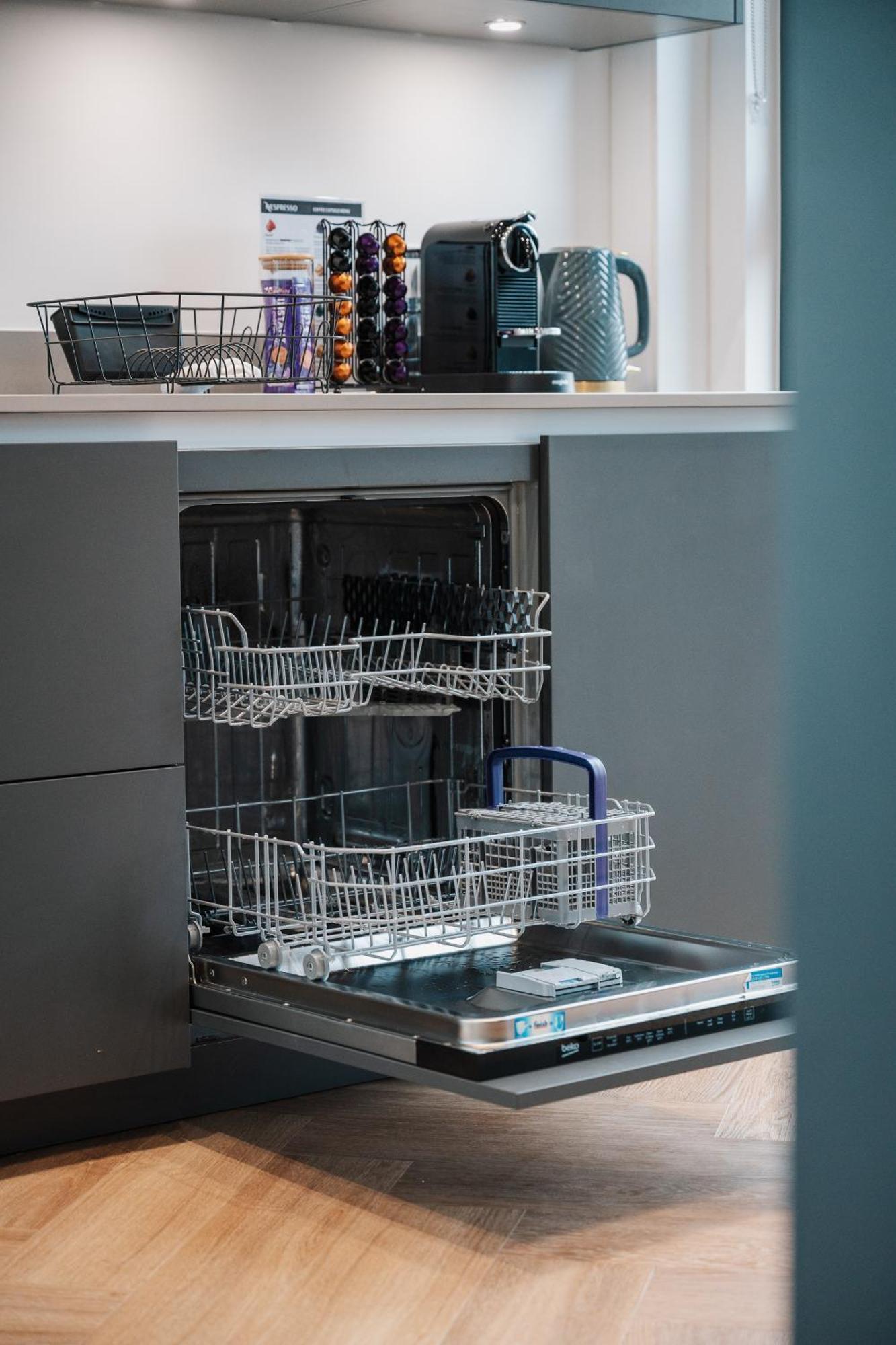Luxury City & Canal View Stylish Pad, Family, Contractors, Fast Wifi Birmingham Bagian luar foto