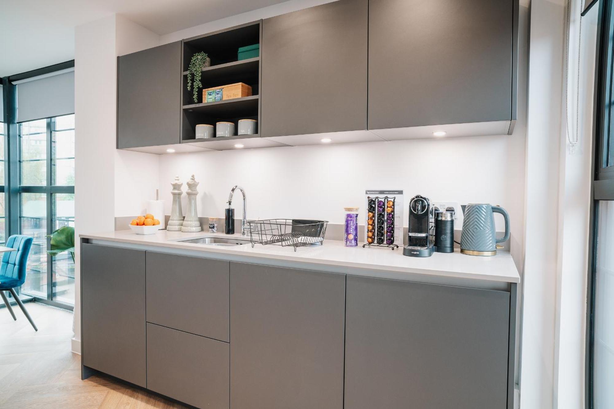 Luxury City & Canal View Stylish Pad, Family, Contractors, Fast Wifi Birmingham Bagian luar foto